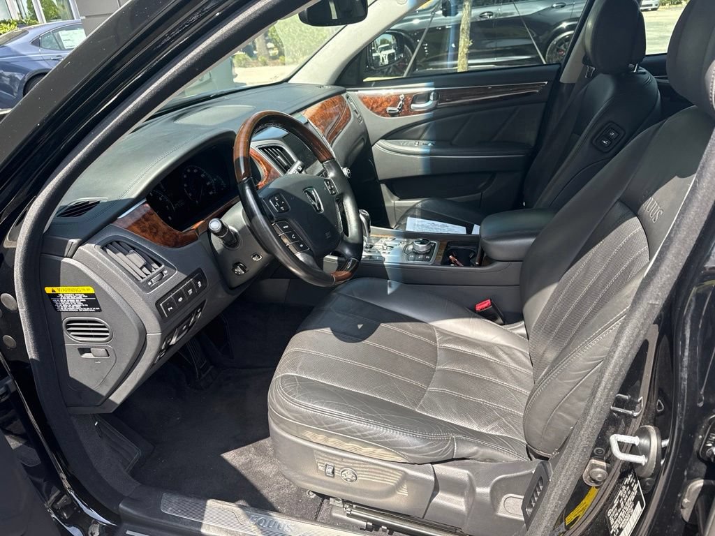 Used 2012 Hyundai Equus Signature RWD image 6