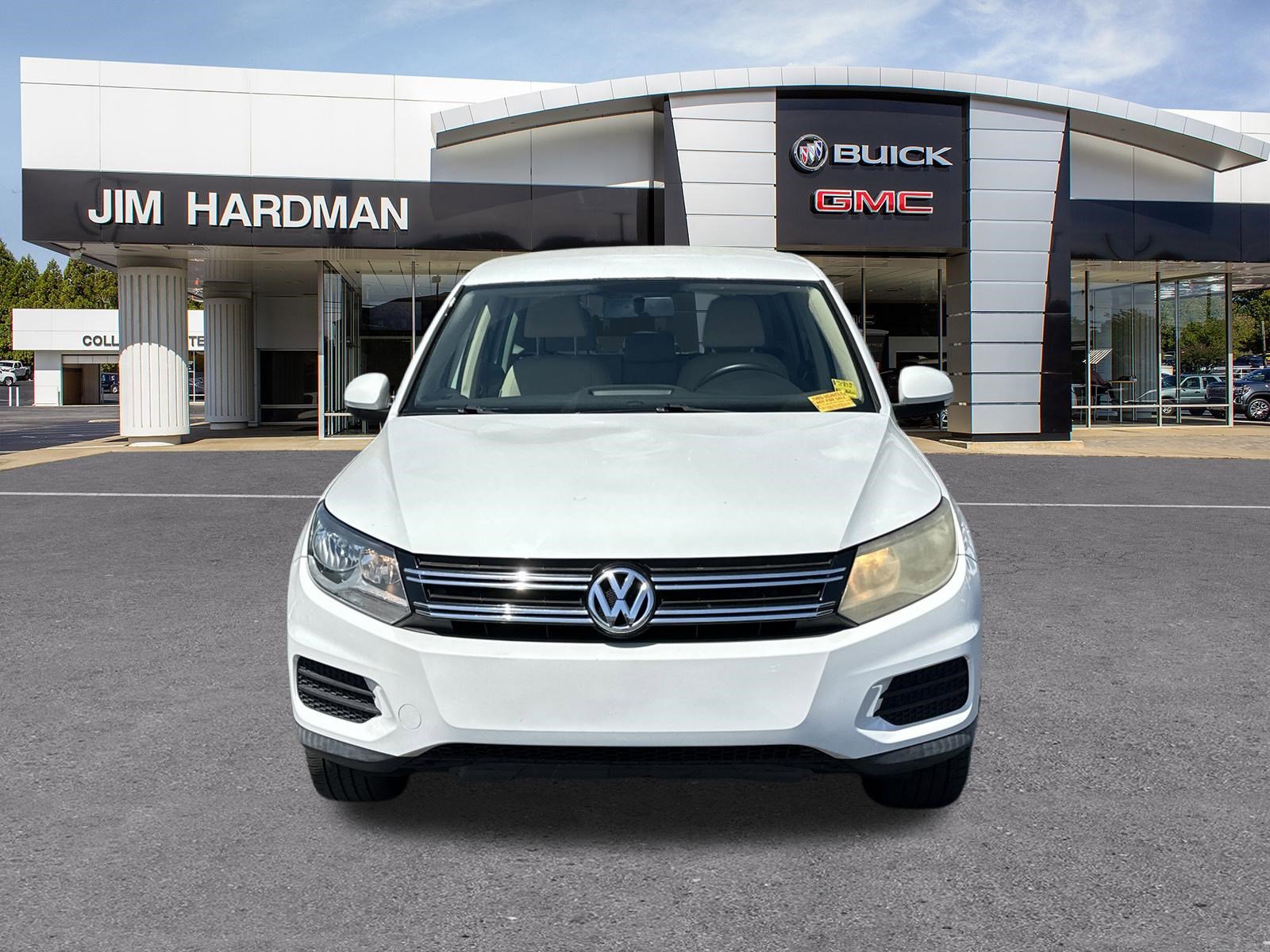 Used 2014 Volkswagen Tiguan S image 2