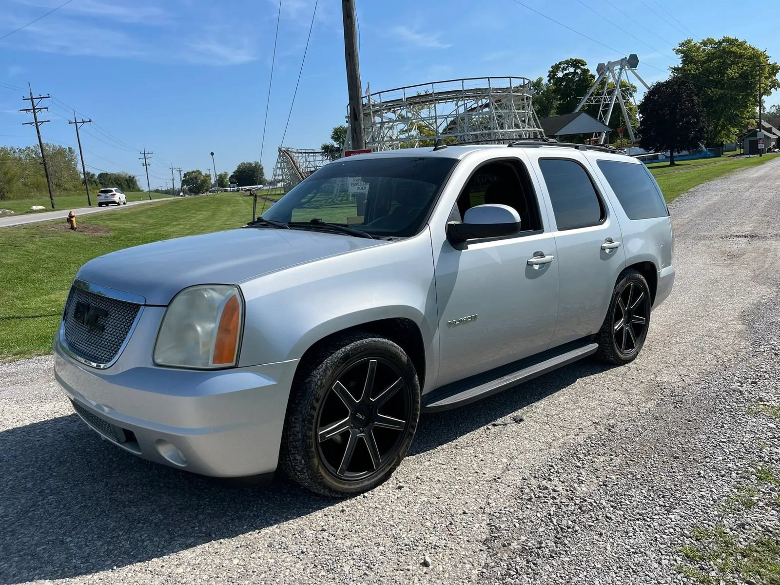 Used 2012 GMC Yukon SLE RWD image 1