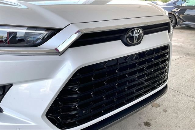 Used 2024 Toyota Grand Highlander Limited image 28