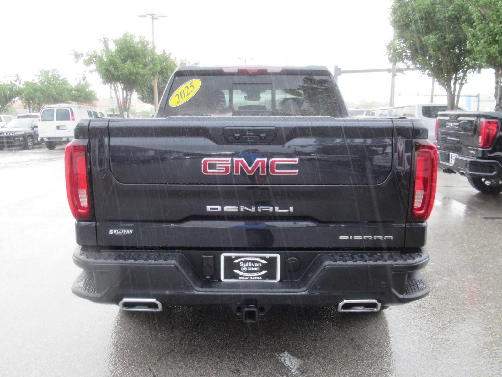 Used 2025 GMC Sierra 1500 Denali w/ Denali Reserve Package AWD/4WD image 6