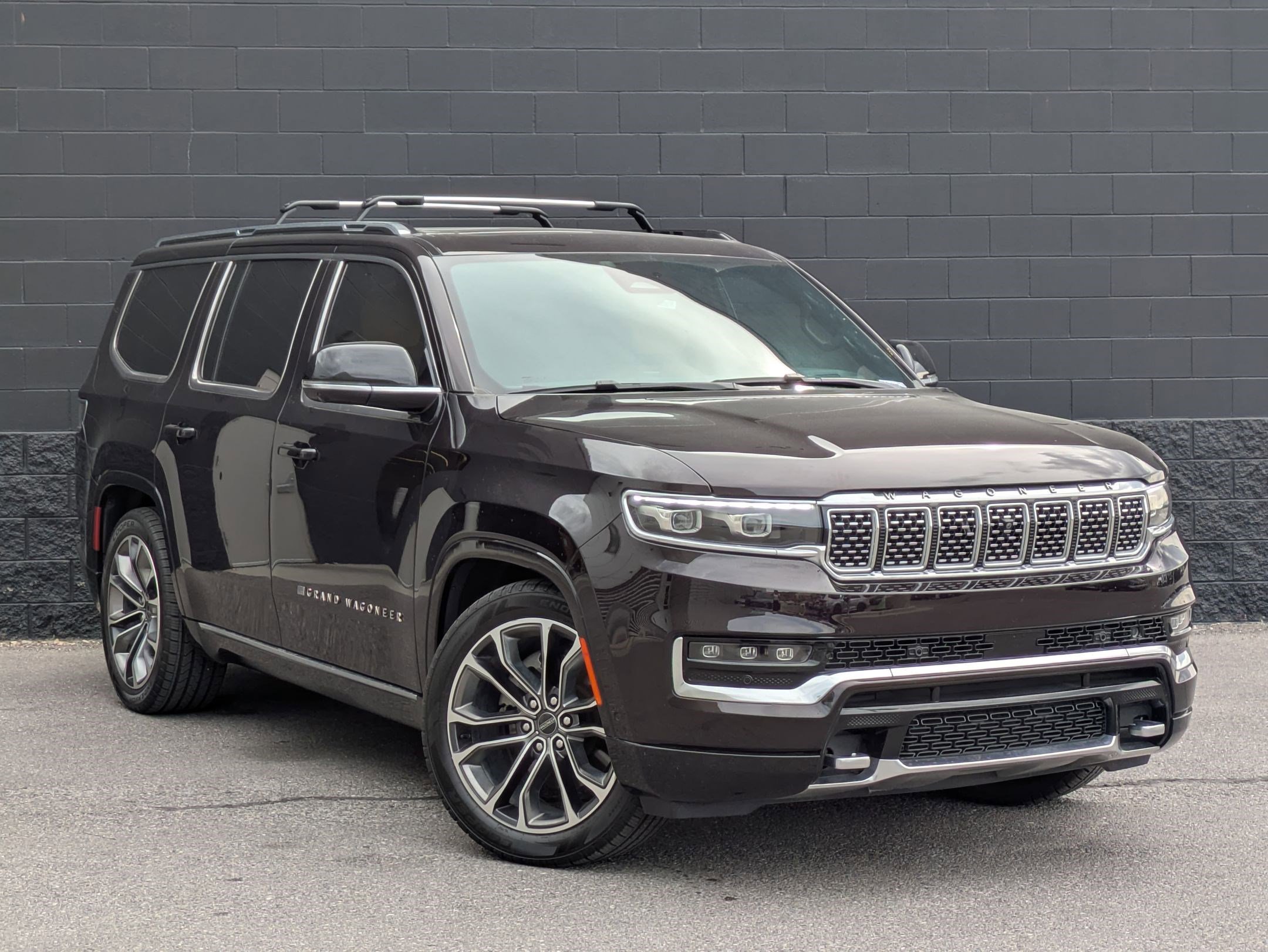 Used 2023 Jeep Grand Wagoneer Series III w/ Rear Seat Video Group 1 image 3