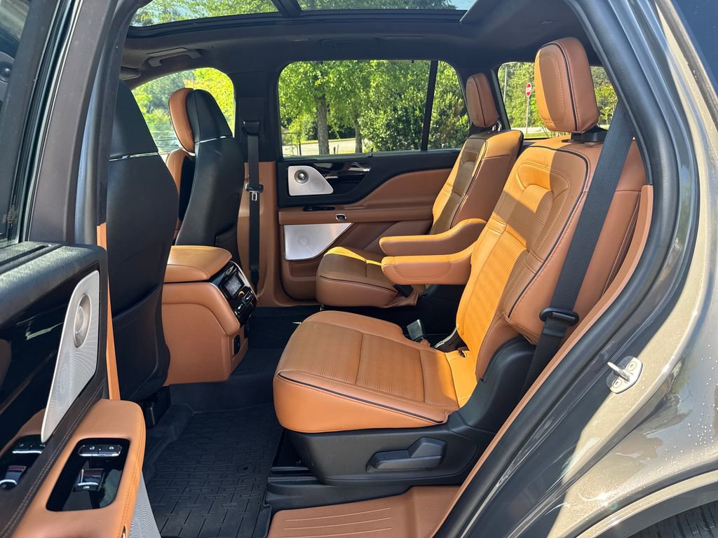 Used 2022 Lincoln Aviator Black Label w/ Dynamic Handling Package AWD/4WD image 28