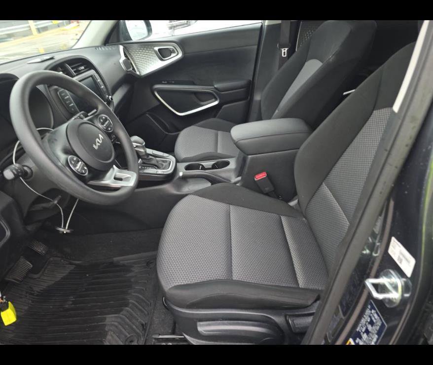 Used 2024 Kia Soul LX w/ Option Group 015 image 3