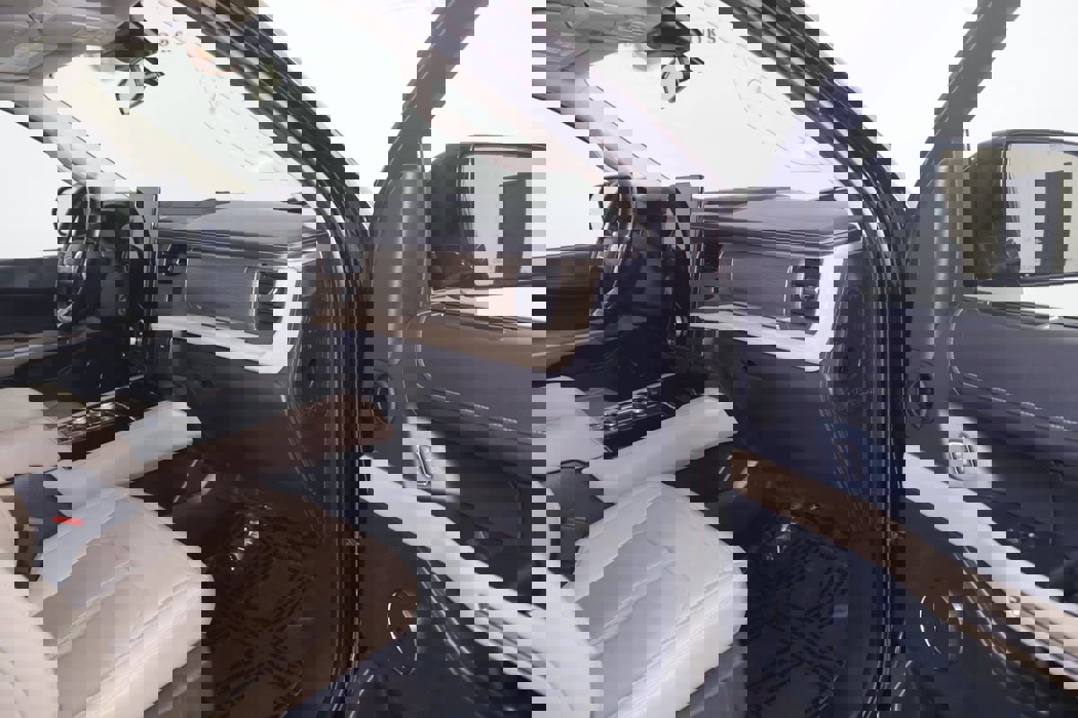 Used 2022 Ford Expedition Limited image 44