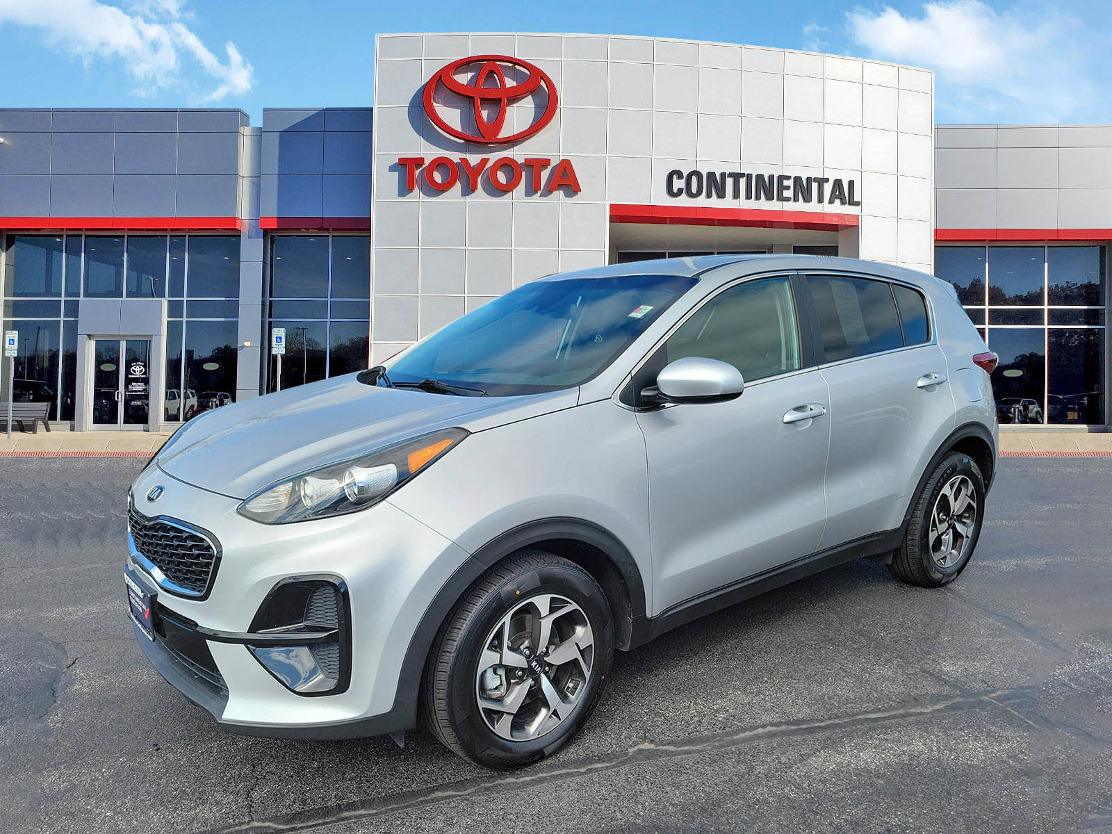 Used 2021 Kia Sportage LX image 3