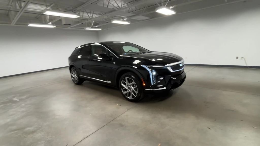 New 2026 Cadillac Optiq Luxury 2 image 51