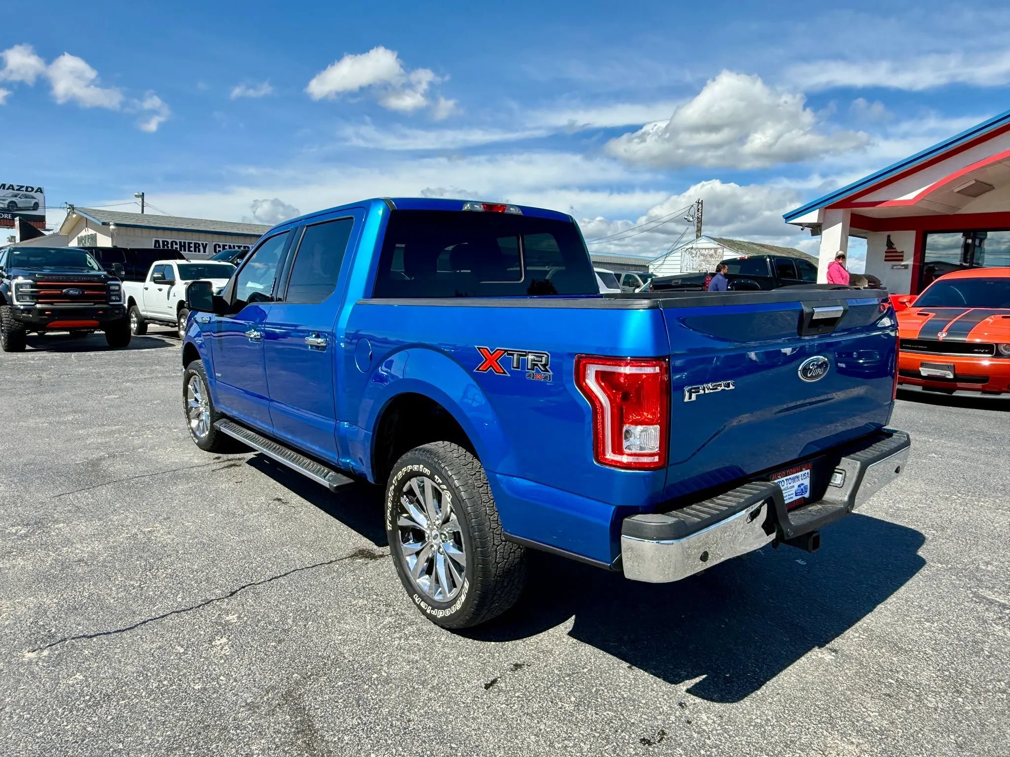 Used 2015 Ford F150 XLT w/ Equipment Group 302A Luxury AWD/4WD image 3