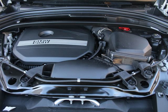 Used 2025 BMW X1 xDrive28i w/ Technology Package image 3