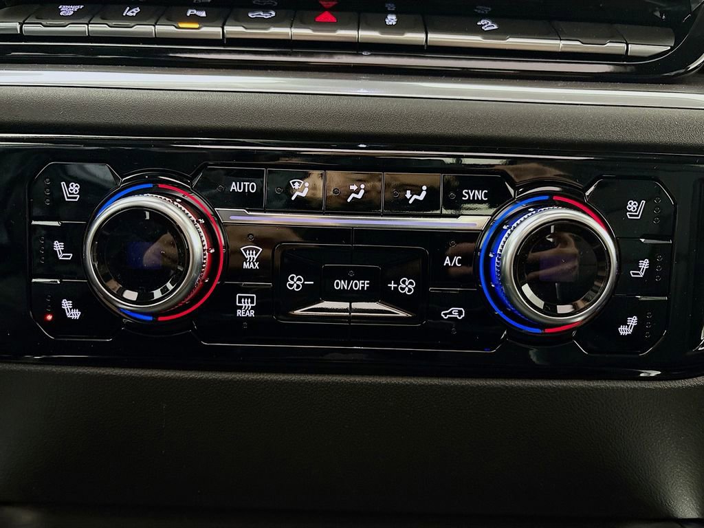 New 2025 GMC Sierra 3500 SLT image 16