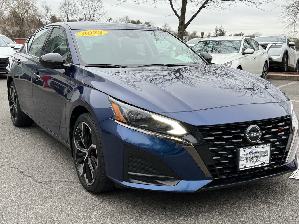 Used 2023 Nissan Altima 2.5 SR AWD/4WD image 7