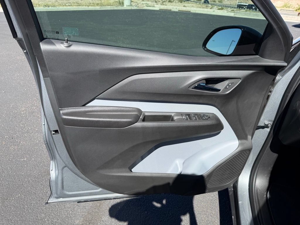 New 2027 Chevrolet Bolt LT w/ Comfort Package FWD image 18