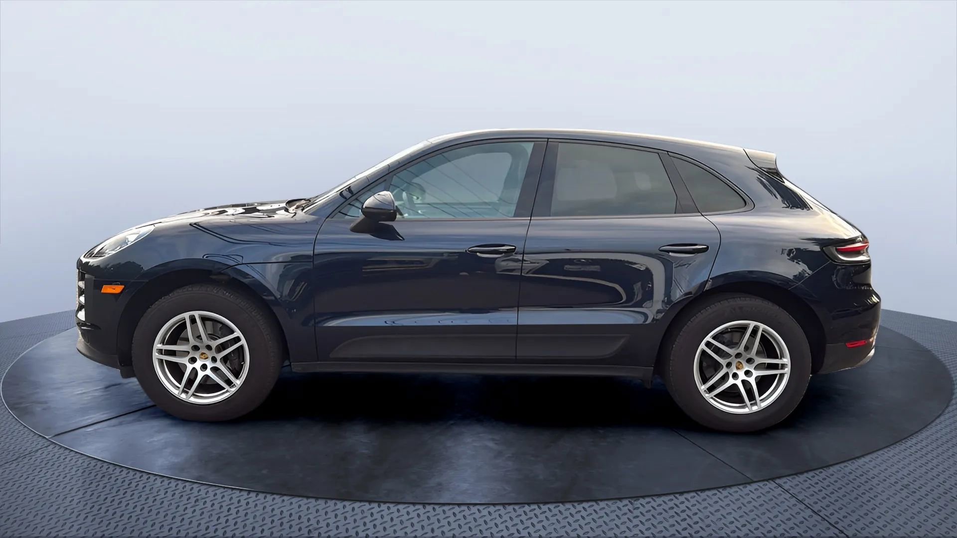 Used 2020 Porsche Macan image 2