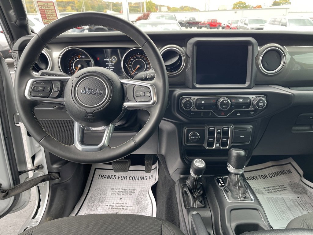 Used 2023 Jeep Gladiator Overland image 12