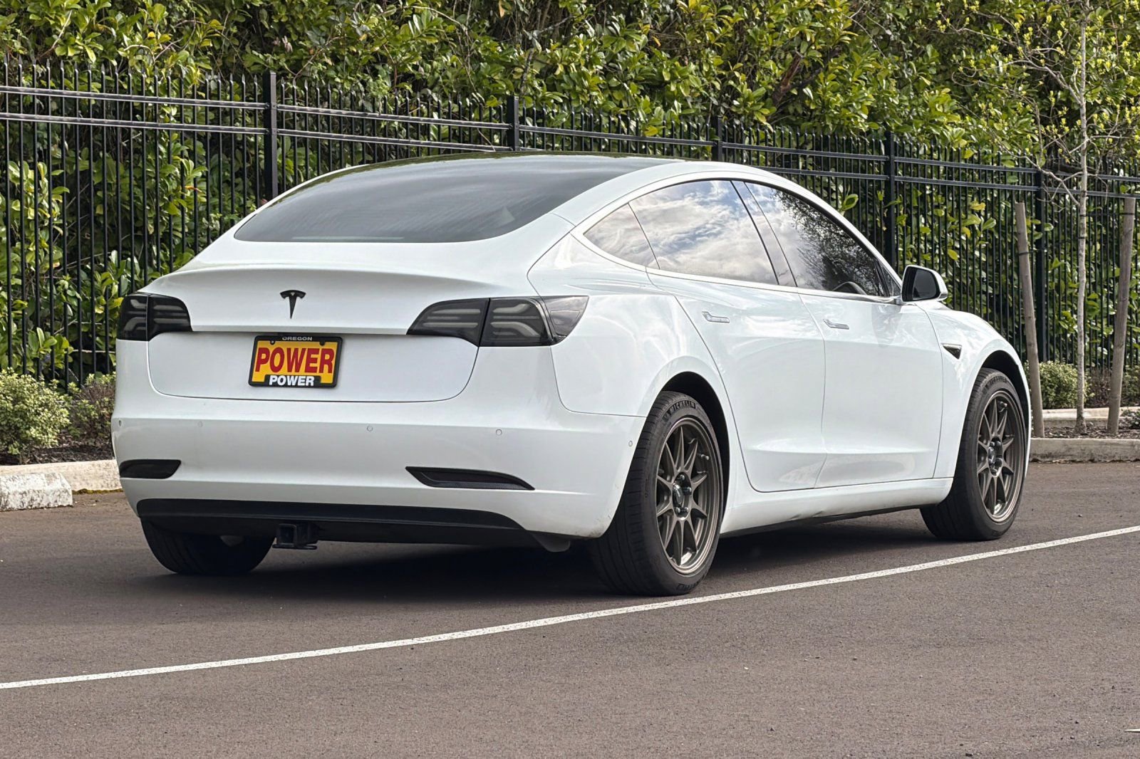 Used 2019 Tesla Model 3 Standard Range Plus image 4