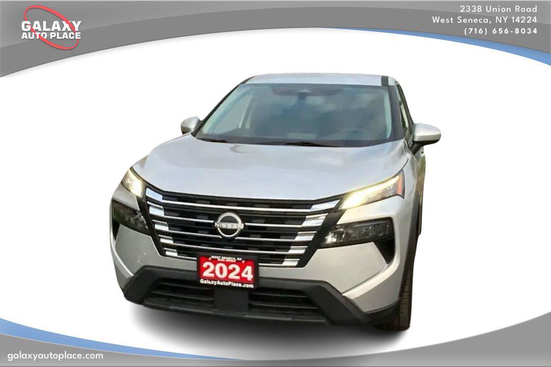 Used 2024 Nissan Rogue SV AWD/4WD image 2