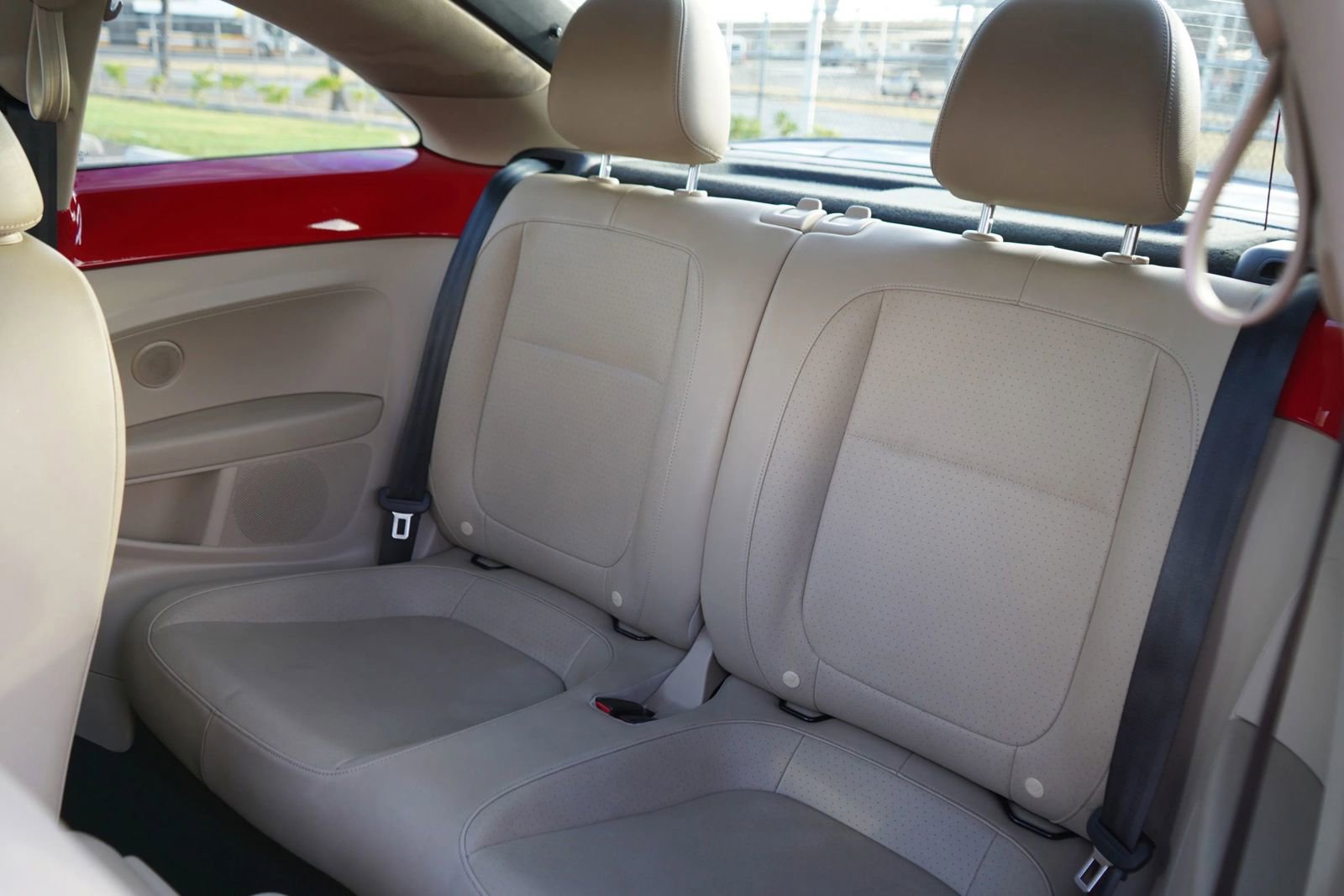 Used 2019 Volkswagen Beetle 2.0T SE image 16