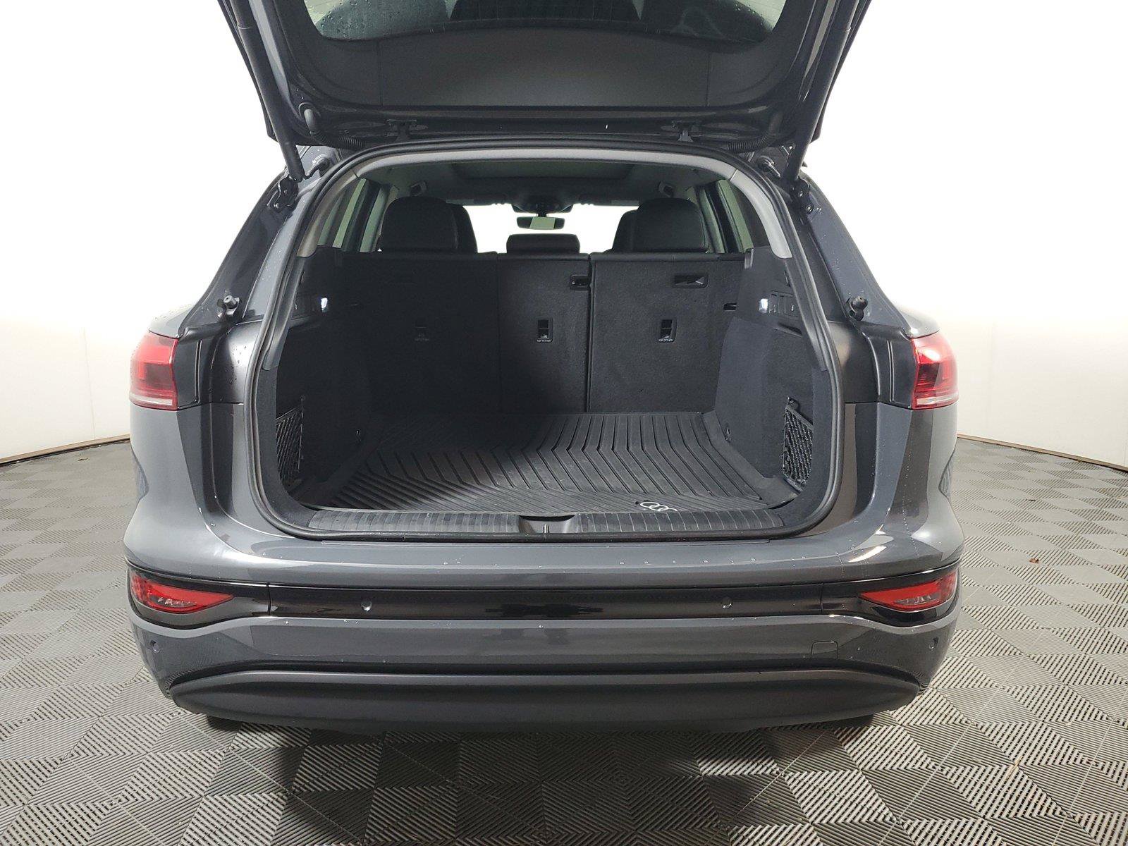 Certified 2025 Audi Q6 e-tron Premium Plus w/ Premium Plus AWD/4WD image 9