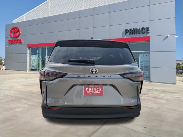 New 2026 Toyota Sienna XLE FWD image 5