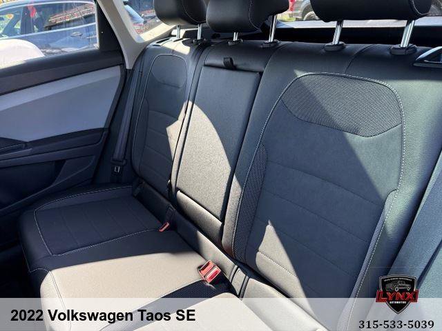 Used 2022 Volkswagen Taos SE w/ Panoramic Sunroof Package image 39