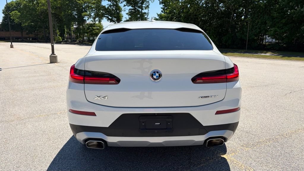 Used 2022 BMW X4 xDrive30i w/ Premium Package 2 AWD/4WD image 4