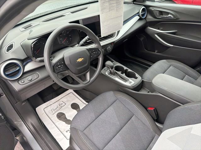 Used 2024 Chevrolet Trax LS w/ LS Convenience Package FWD image 16