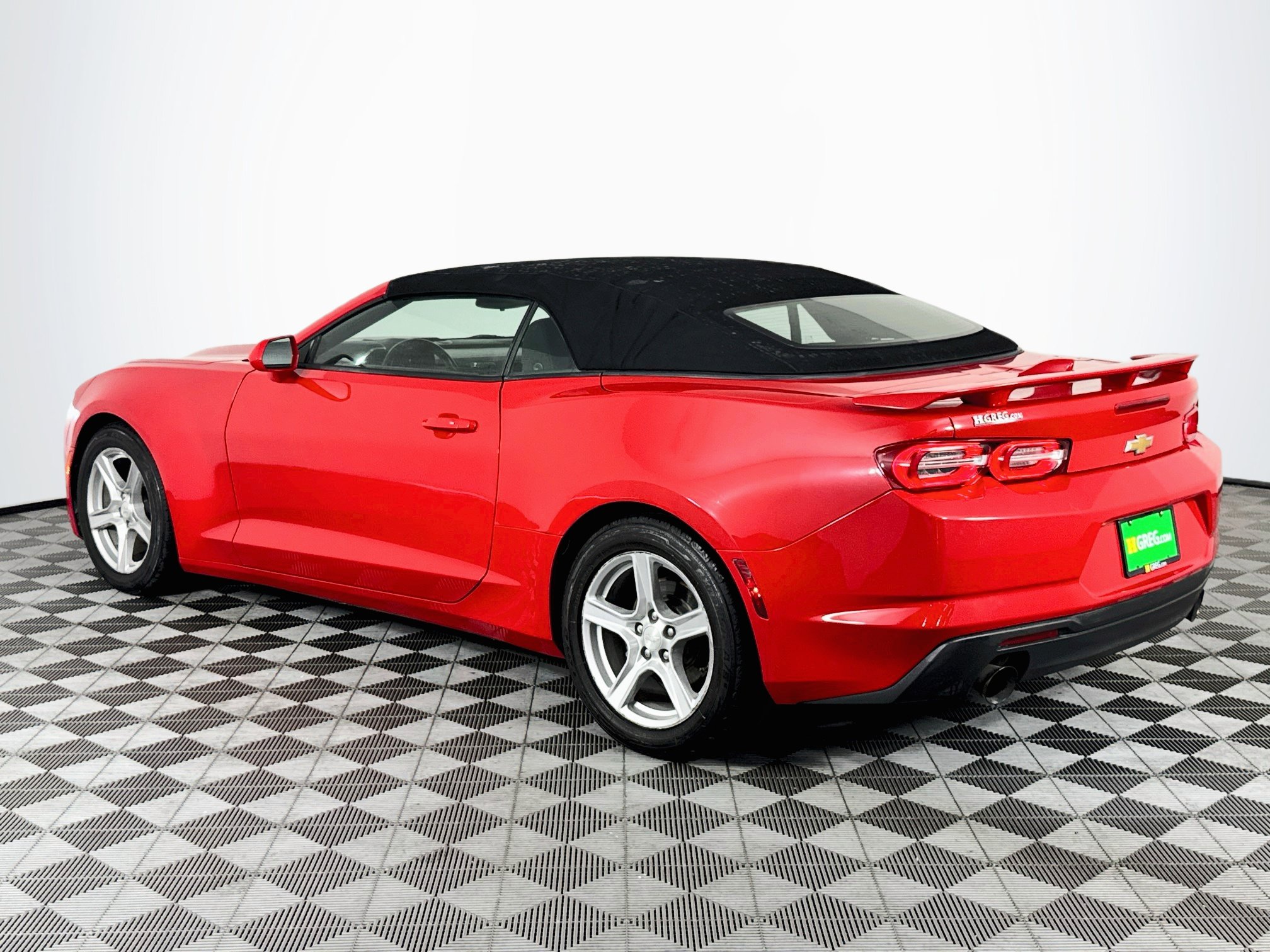Used 2020 Chevrolet Camaro LT RWD image 6