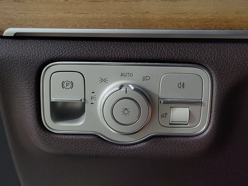 Used 2023 Mercedes-Benz GLS 450 4MATIC image 26