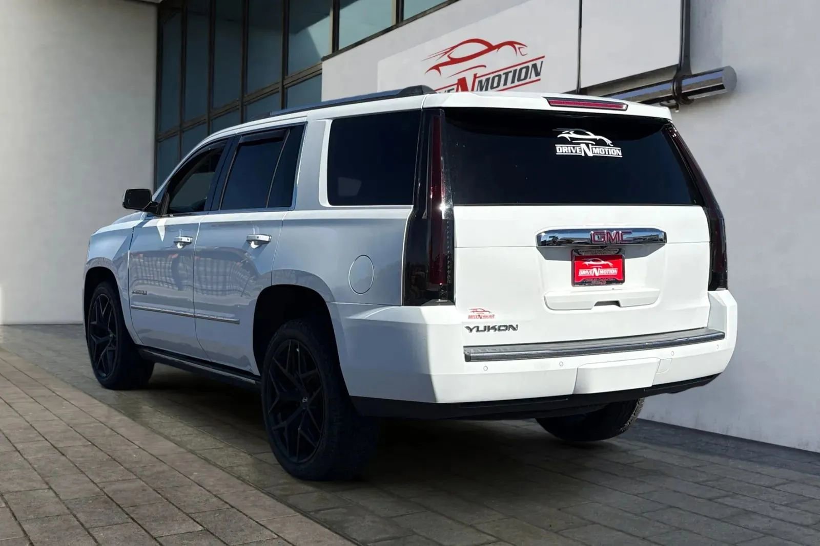 Used 2017 GMC Yukon Denali w/ Open Road Package image 6
