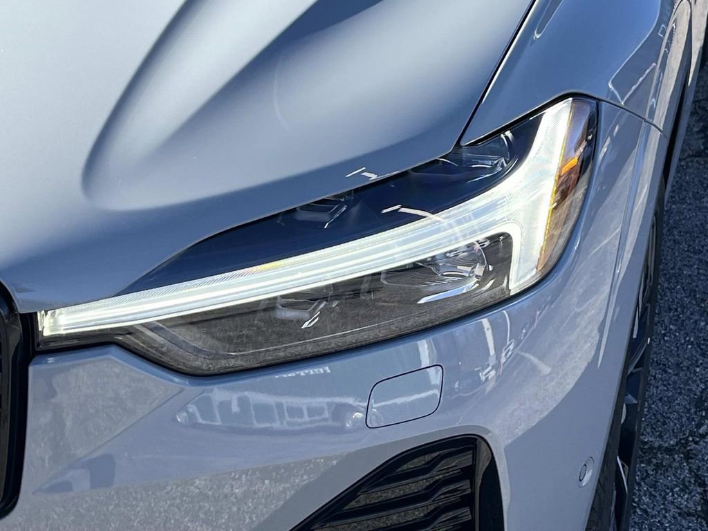 New 2026 Volvo XC60 B5 Plus w/ Climate Package image 9