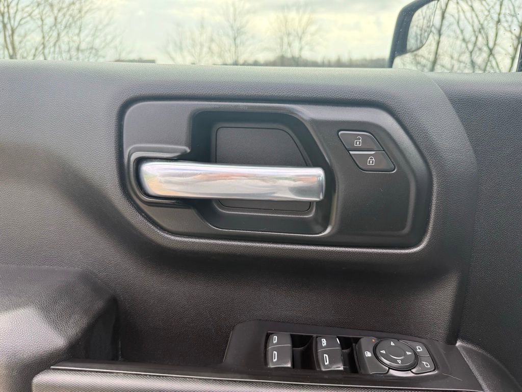 Used 2020 Chevrolet Silverado 1500 Custom w/ Custom Value Package image 25