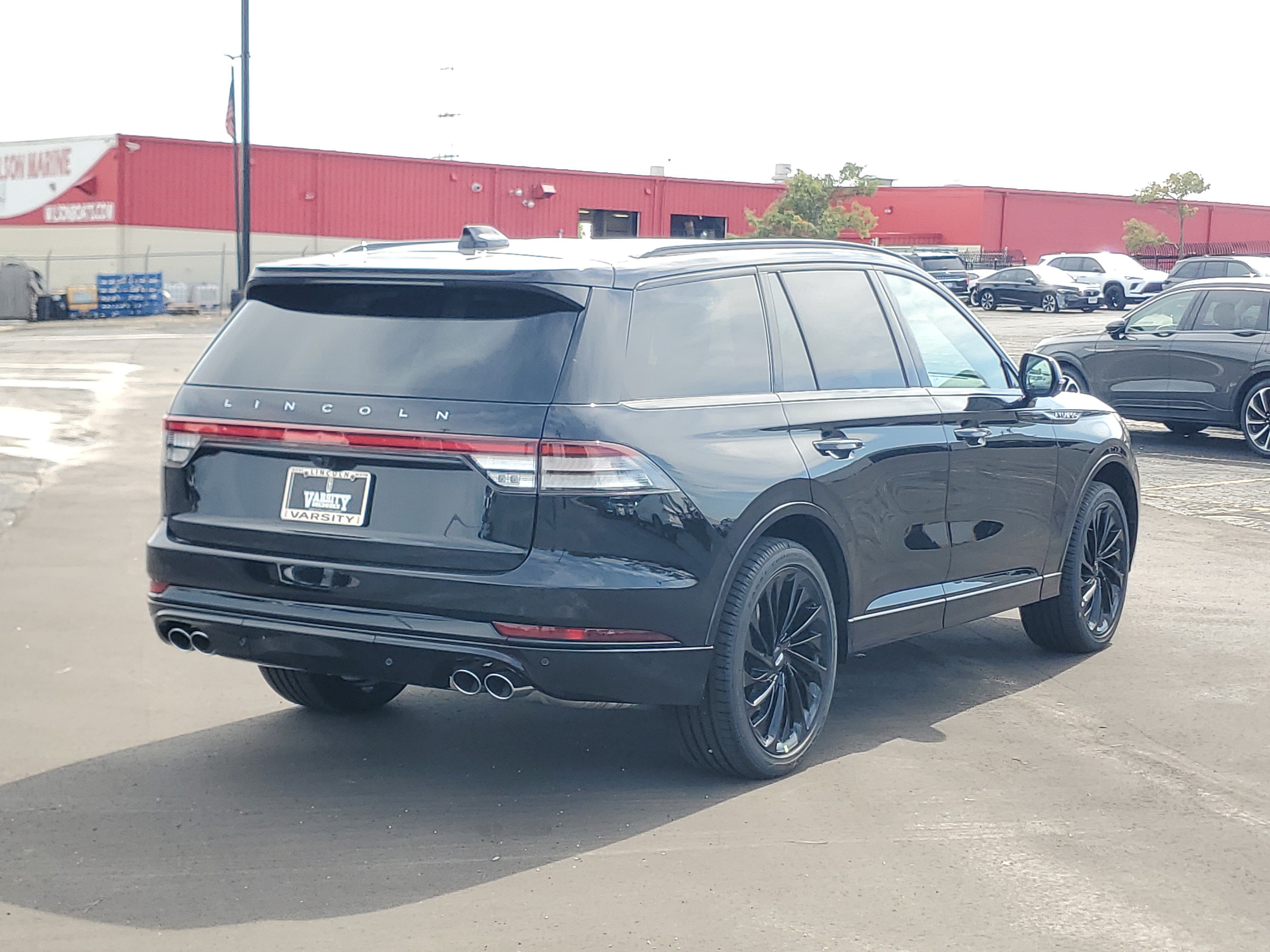 New 2027 Lincoln Aviator Reserve w/ Jet Appearance Package AWD/4WD image 4