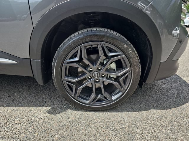 Used 2025 Nissan Kicks SR FWD image 13