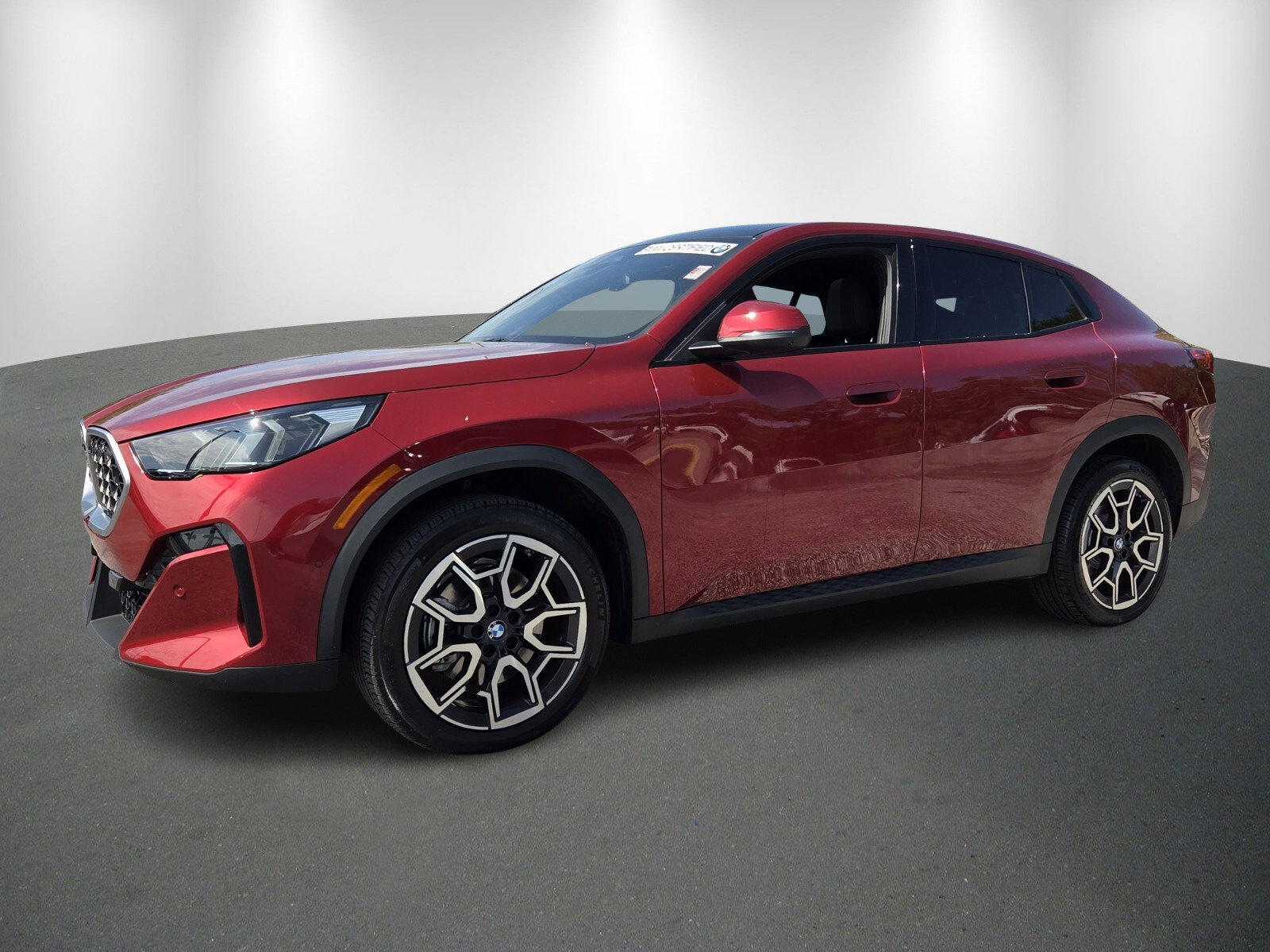 Certified 2025 BMW X2 xDrive28i image 3