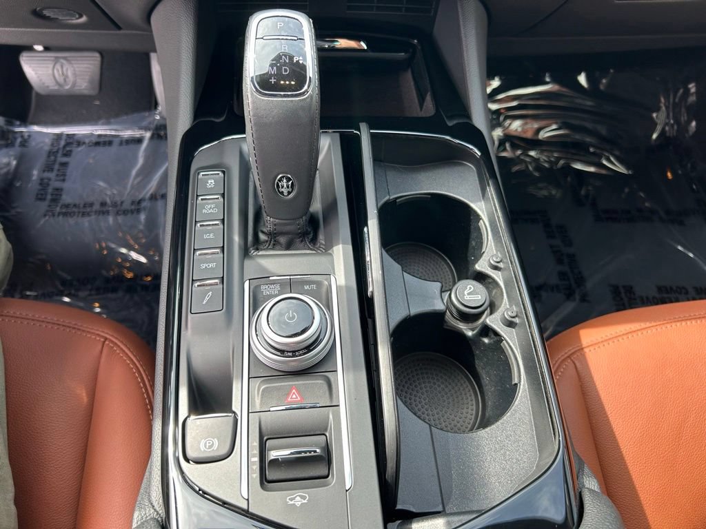 Used 2023 Maserati Levante GT AWD/4WD image 39