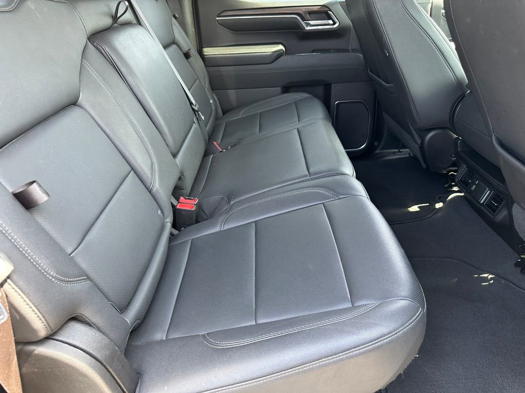 Used 2024 GMC Sierra 1500 SLT AWD/4WD image 32