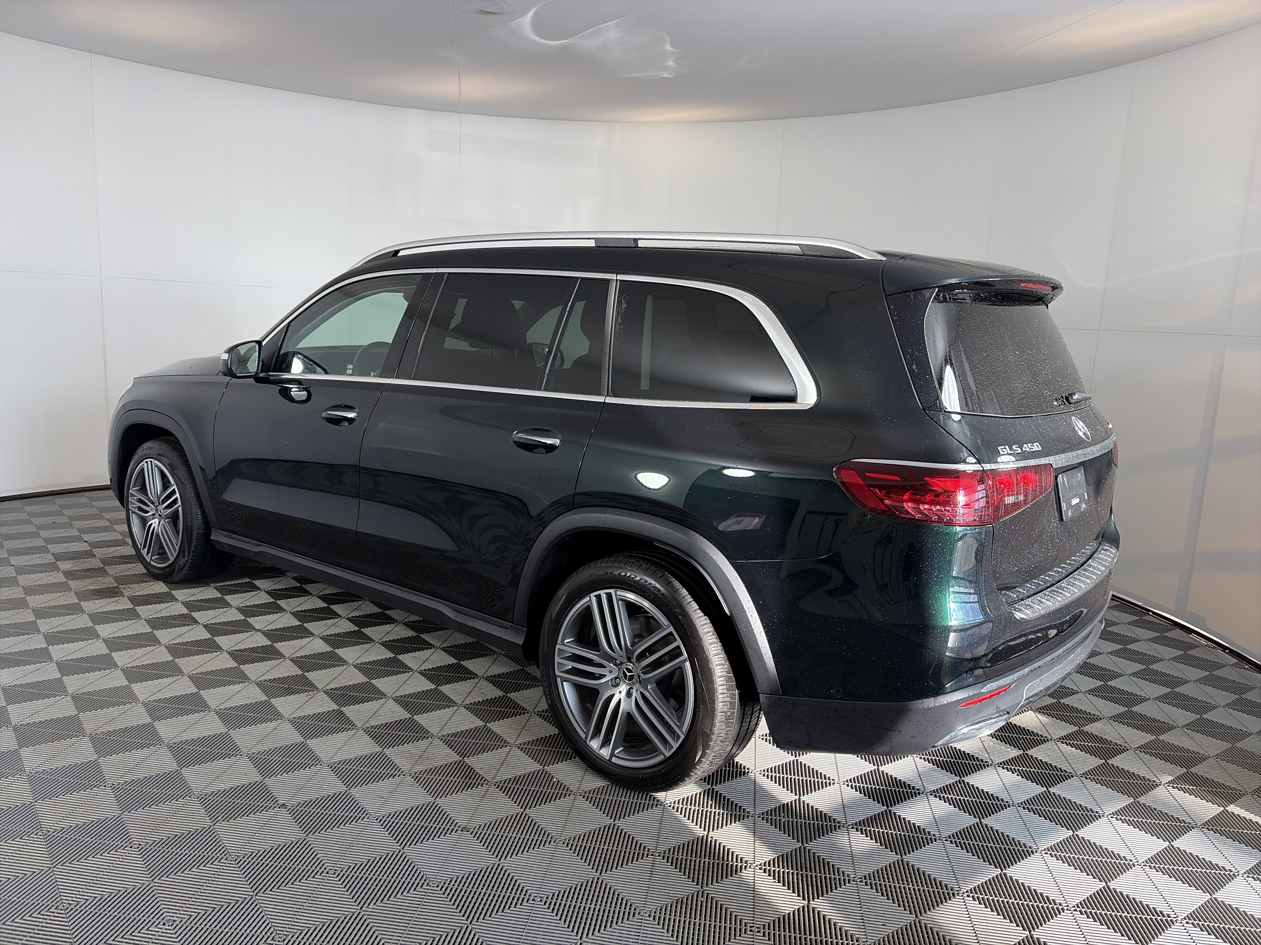 Certified 2024 Mercedes-Benz GLS 450 4MATIC image 9