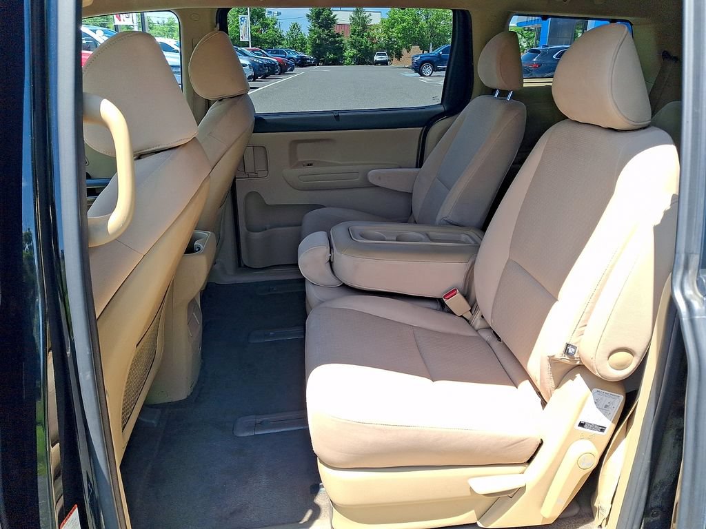 Used 2016 Kia Sedona LX w/ LX Convenience Package FWD image 11