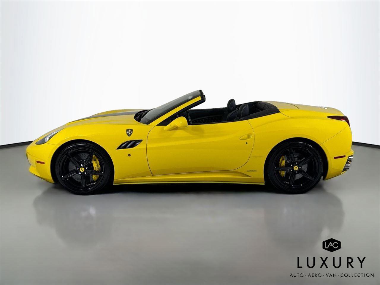 Used 2014 Ferrari California image 9
