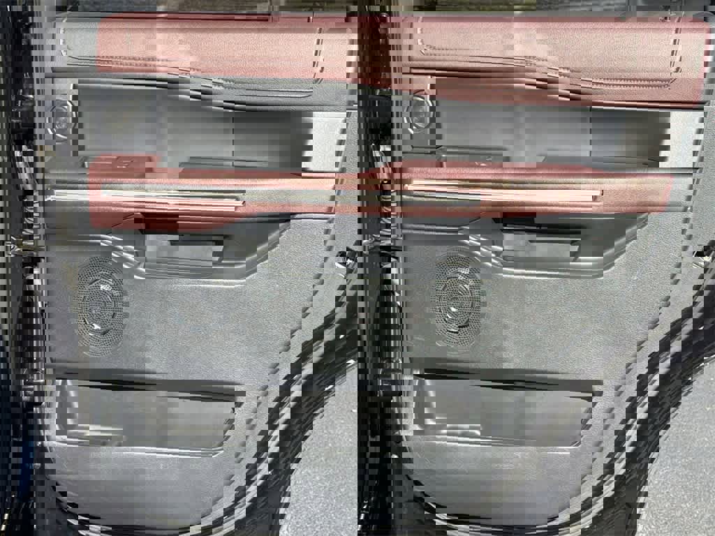 Used 2023 Ford Expedition Limited image 15