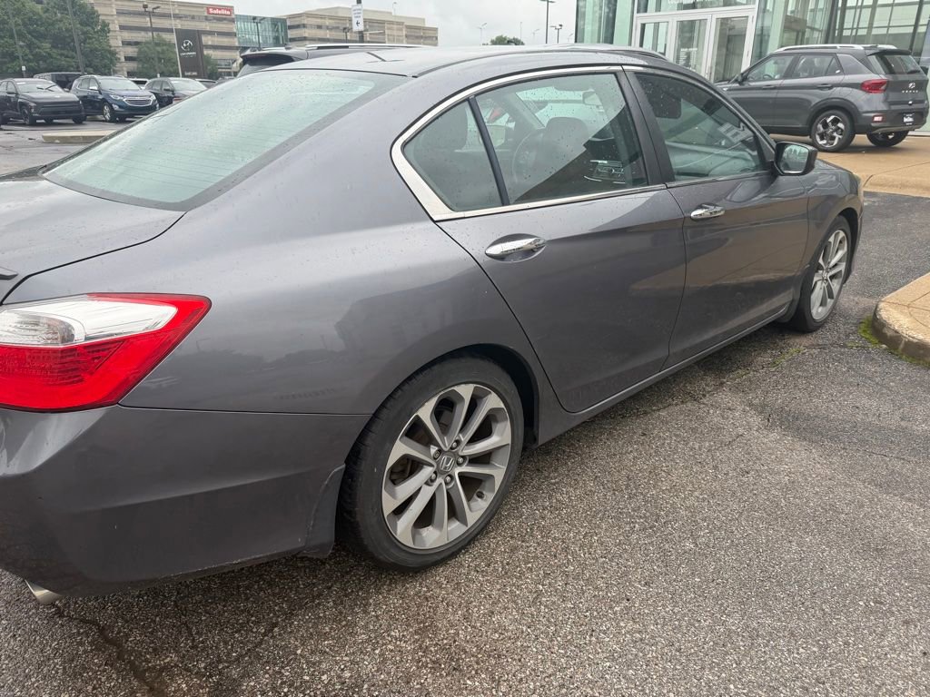 Used 2013 Honda Accord Sport image 4