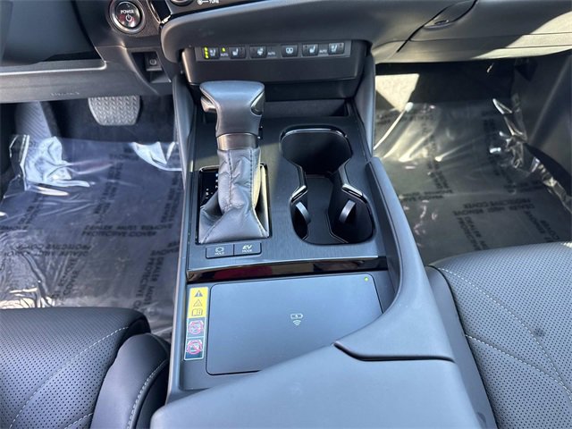 Certified 2025 Lexus ES 300h Ultra Luxury image 26