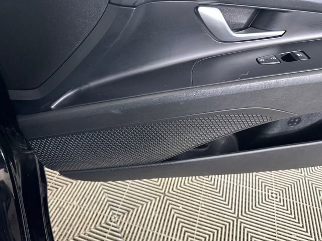 Used 2022 Hyundai Elantra Blue image 29