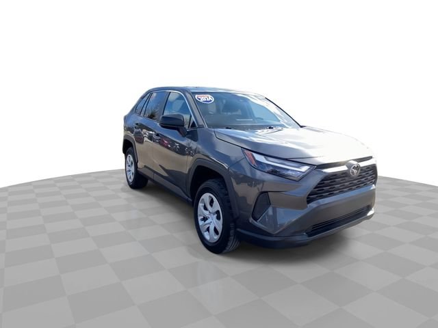 Used 2024 Toyota RAV4 LE image 4