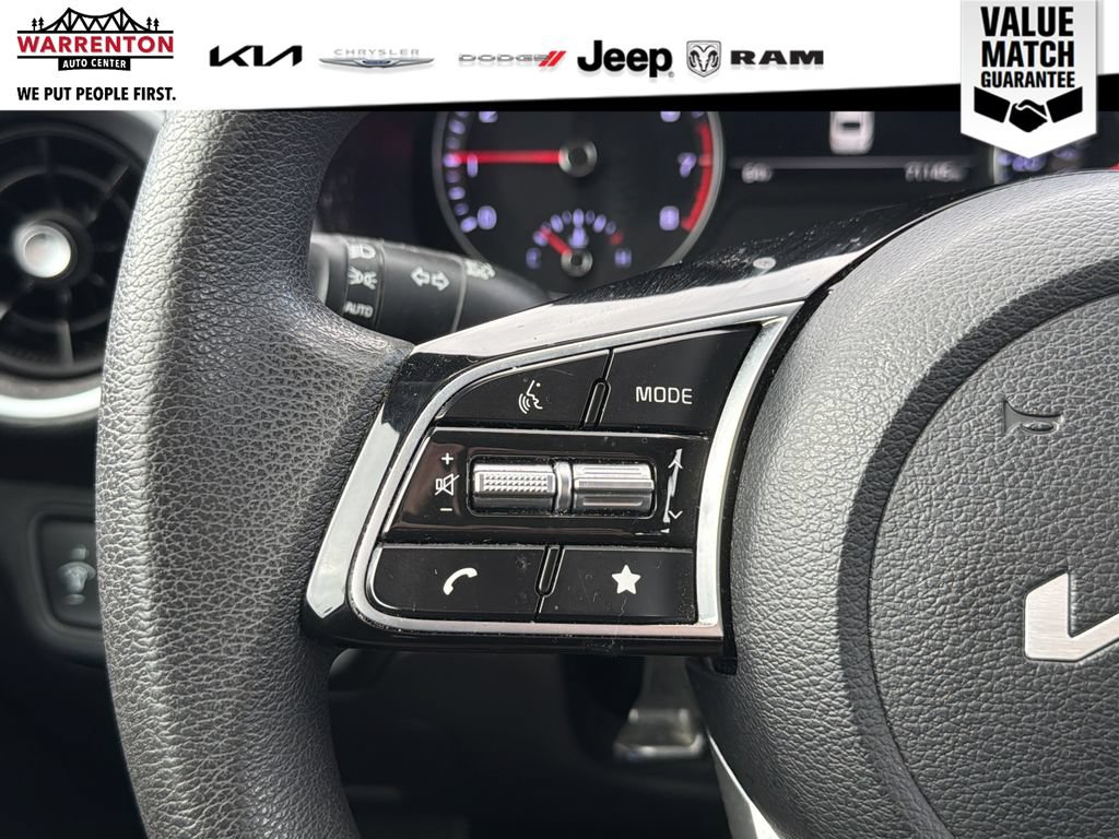 Used 2024 Kia Forte LXS FWD image 17