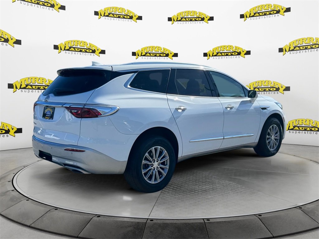 Used 2022 Buick Enclave Essence image 5