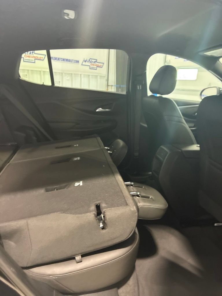 Used 2025 Buick Envista Preferred FWD image 32
