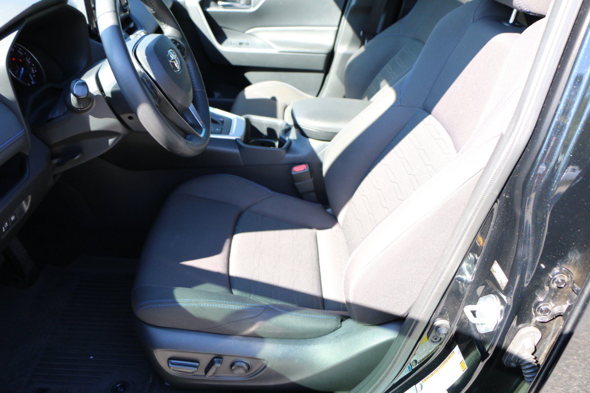 Used 2022 Toyota RAV4 SE AWD/4WD image 26