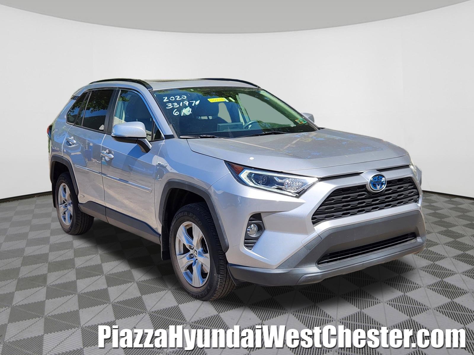 Used 2020 Toyota RAV4 XLE w/ Convenience Package AWD/4WD image 1