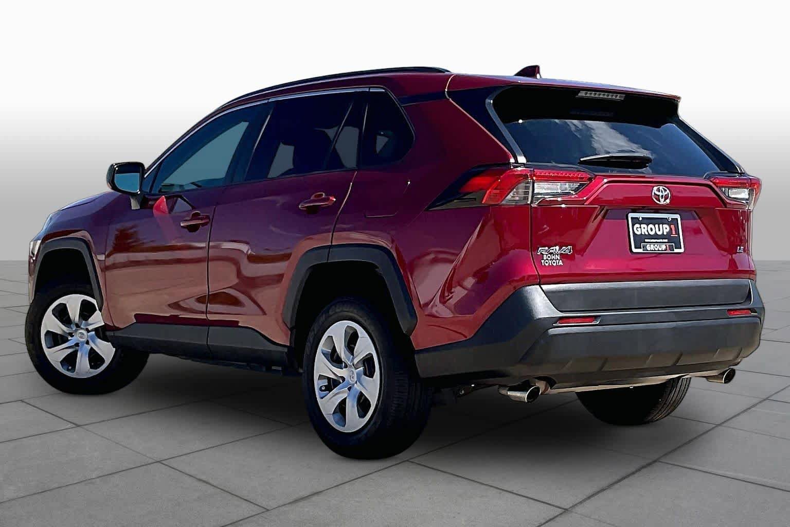 Used 2019 Toyota RAV4 LE FWD image 20